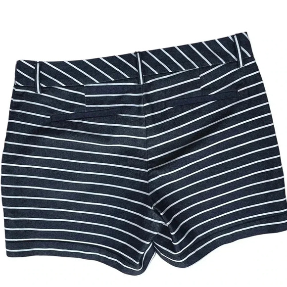 LANDS’ END NAUTICAL BLUE STRIPE SHORTS LOW RISE STRETCH | SIZE: 6 - Picture 4 of 9